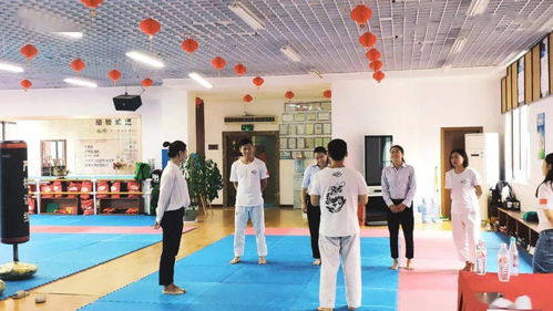 新時期教育工作者 合格的教育服務者與文化傳播者